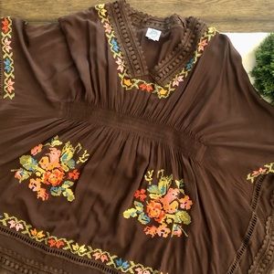 Ivy Jane Embroidered Poncho-style Tunic Size Small